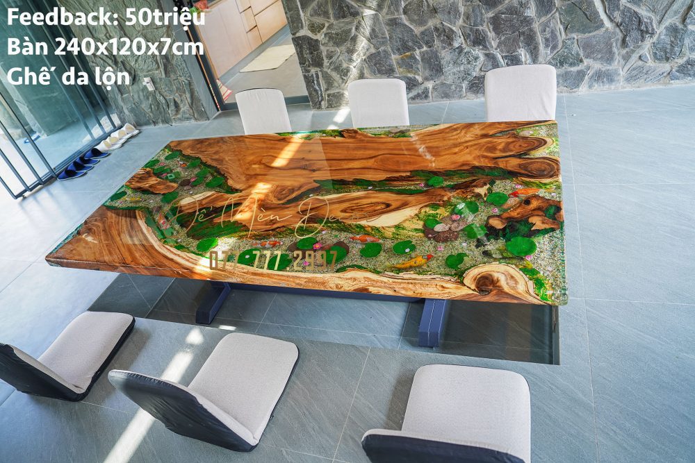 Bàn ăn epoxy vẽ cá koi