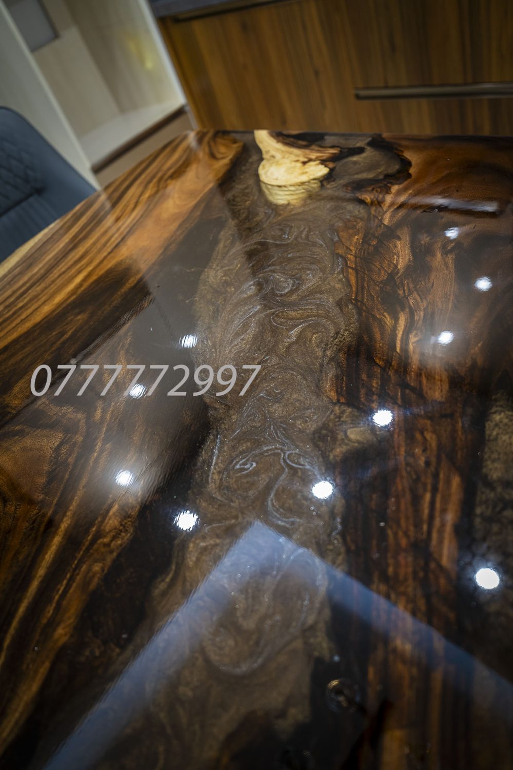 Bàn epoxy dòng sông - Ảnh 5